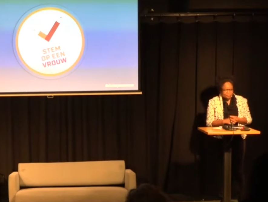 Cheryl Vliet als moderator Cheryl Vliet als moderator